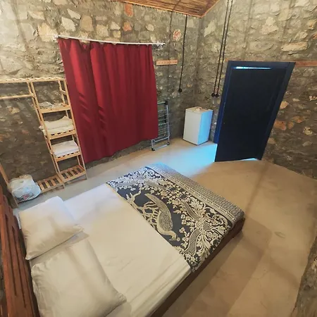 בקתה Togo Iztuzu Stonehouse-4 *